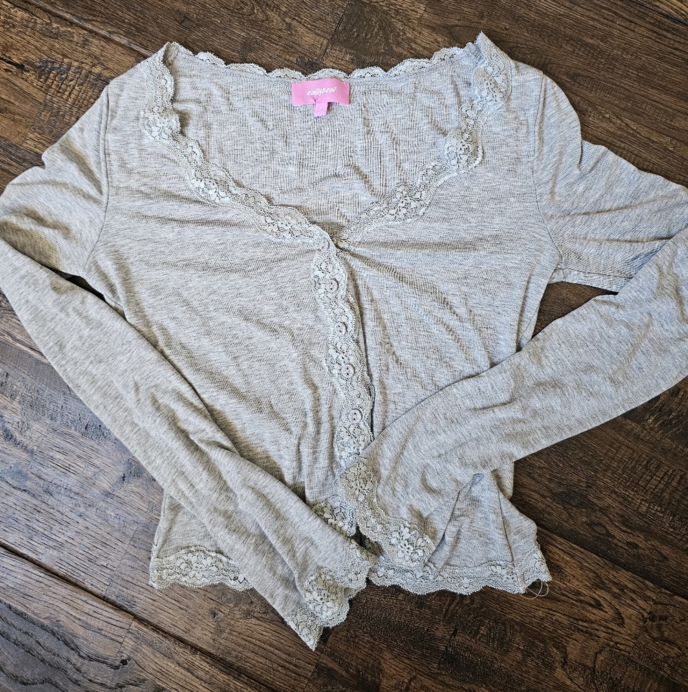 EDIKTED LONG SLEEVE GRAY TOP SIZE SMALL